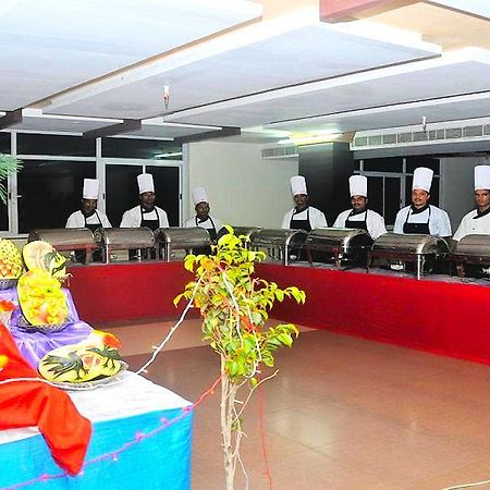 Hotel Central Park Ongole Bagian luar foto