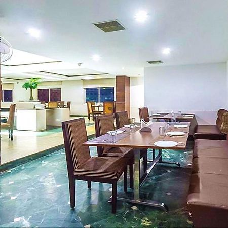 Hotel Central Park Ongole Bagian luar foto