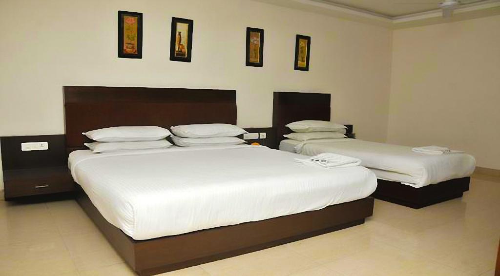 Hotel Central Park Ongole Bagian luar foto