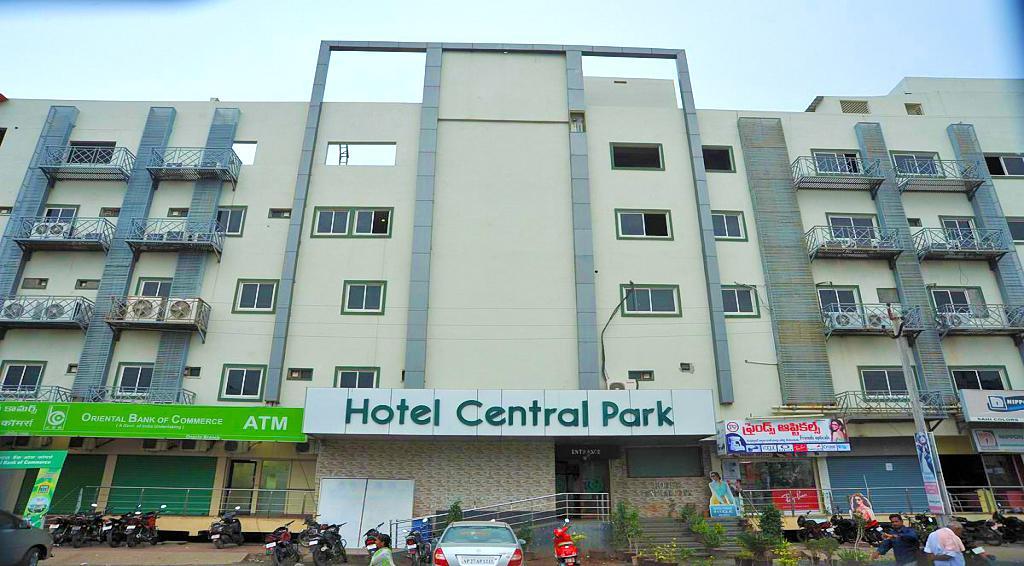Hotel Central Park Ongole Bagian luar foto